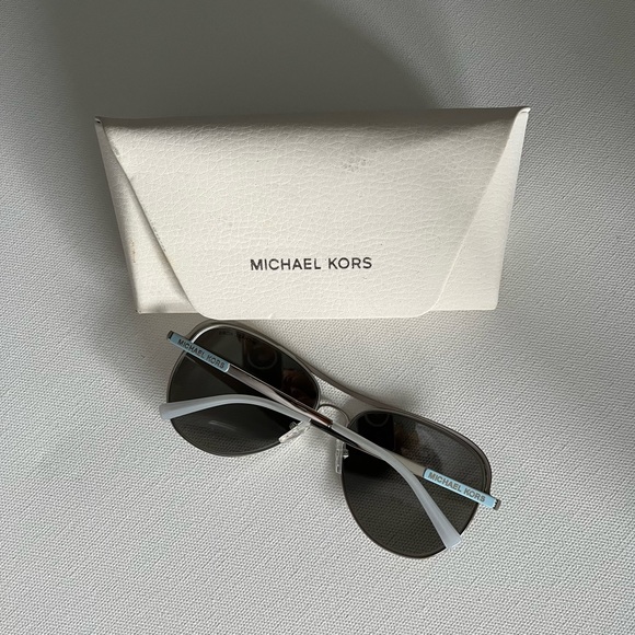 Michael Kors aviator Sunglasses MK 1012 (Vivianna) - Picture 4 of 4